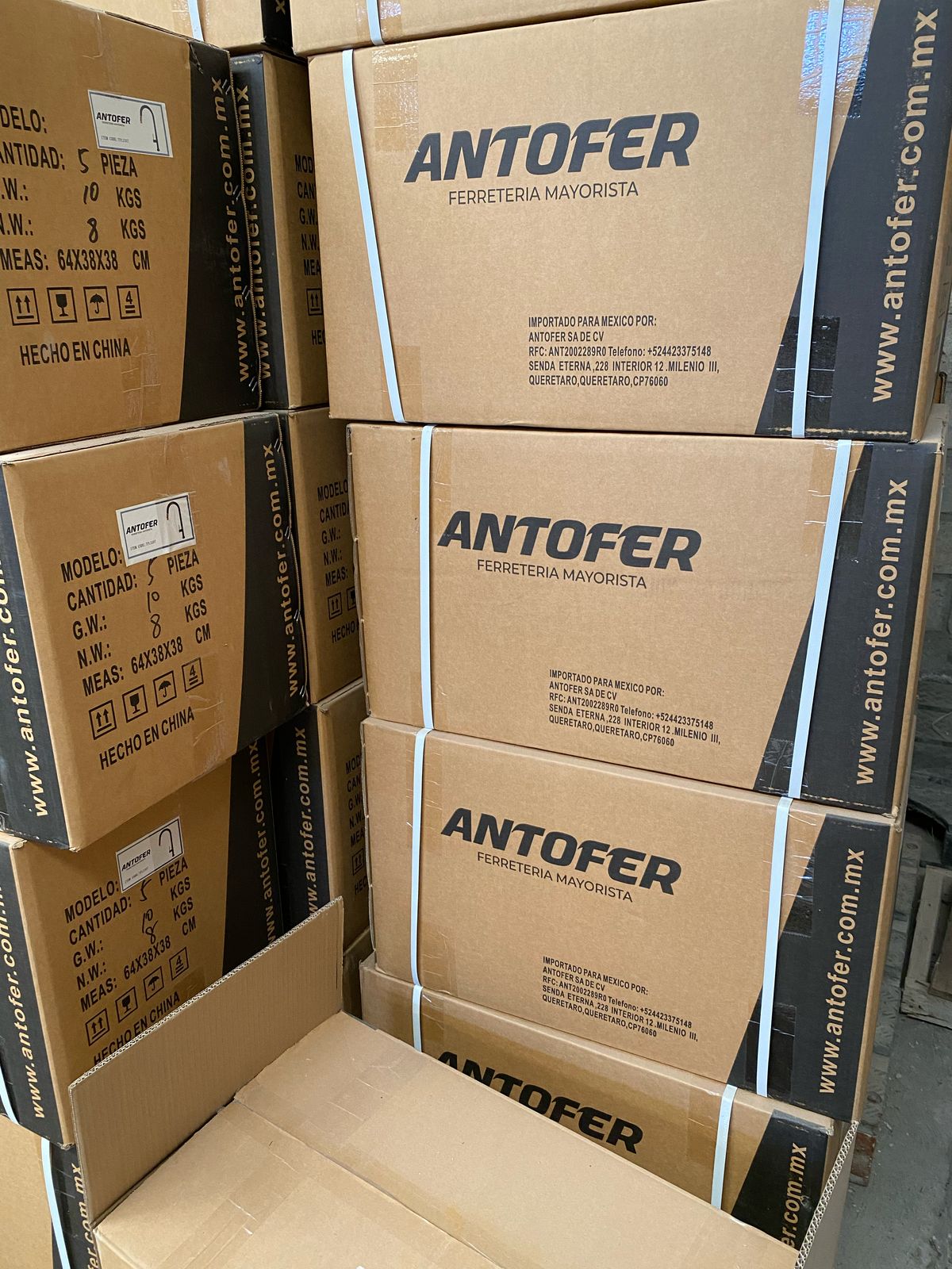 GRIFO LAVABO CUERPO DE LATON CORTO GRIS CAJA 10 UNIDADES